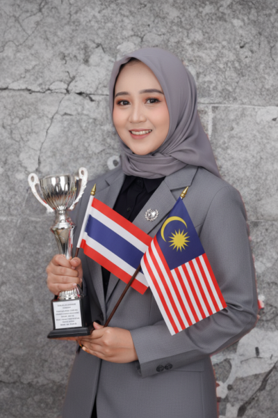 Ika Nadya Putri P, S.Kom